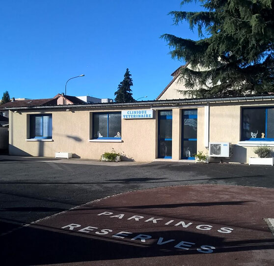 Ext&eacute;rieur de la Clinique v&eacute;t&eacute;rinaire Maisons Mesnil